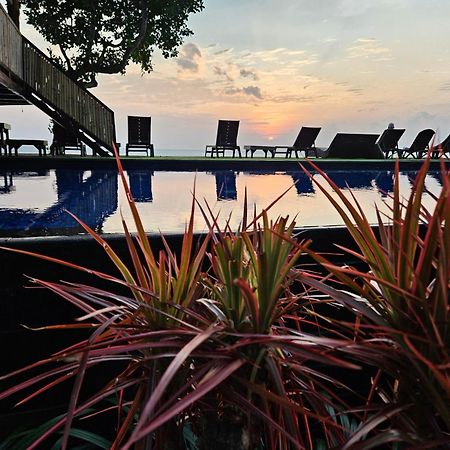 Sunsethouse Lombok Hotel Mangsit Buitenkant foto