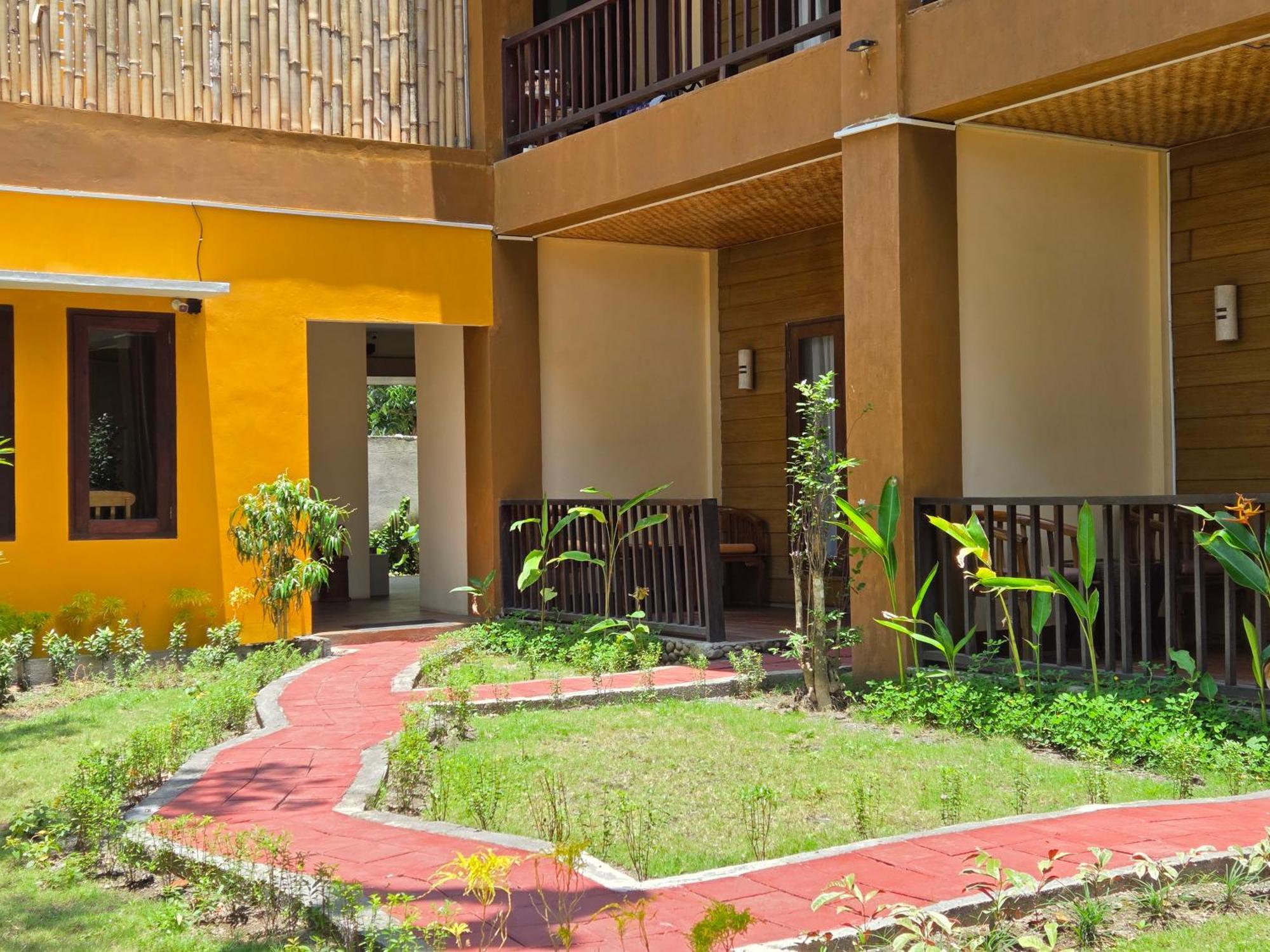 Sunsethouse Lombok Hotel Mangsit Buitenkant foto